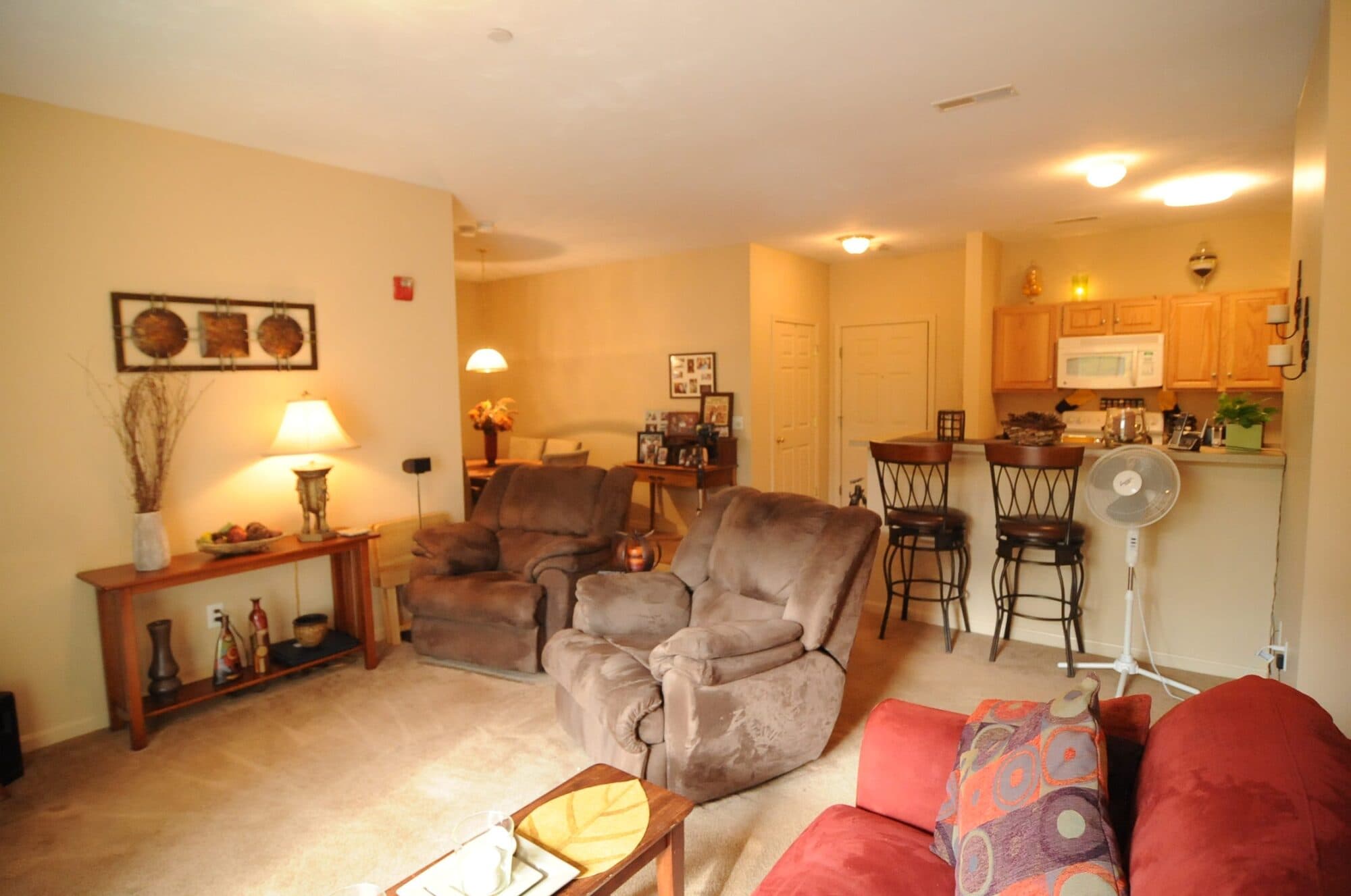 Open-concept great room and dining area in a Chestnut Park apartment home